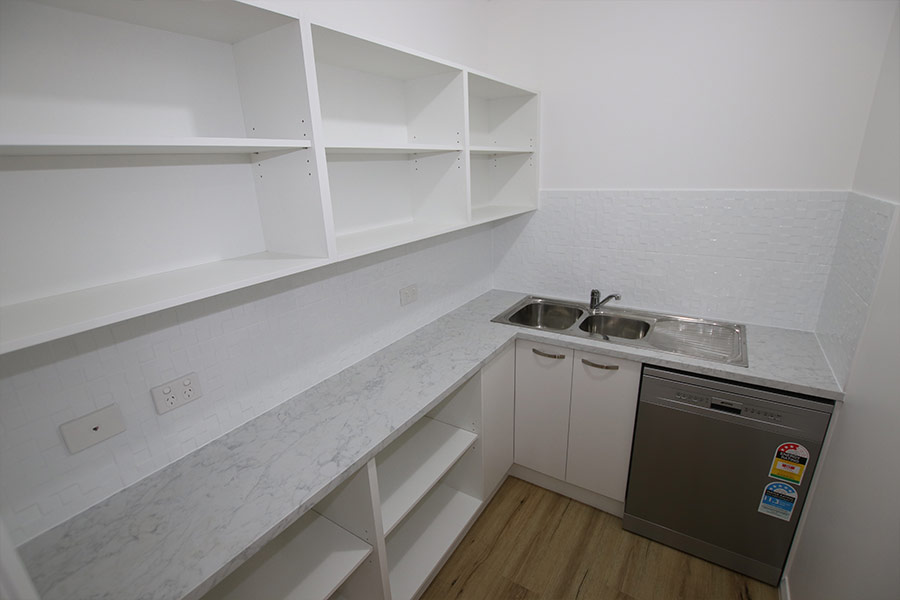 butlers-pantry-with-sink